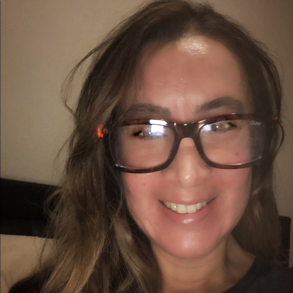 Meet your Posher, Elizabeth